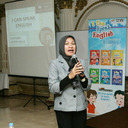 Ibu Afrin Aulia, narasumber workshop sekaligus penulis I Can Speak English