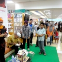 Relaunching dan Bedah Buku Novel Asrama di Atas Haram Gramedia Mall Lembu Suwarna Samarinda