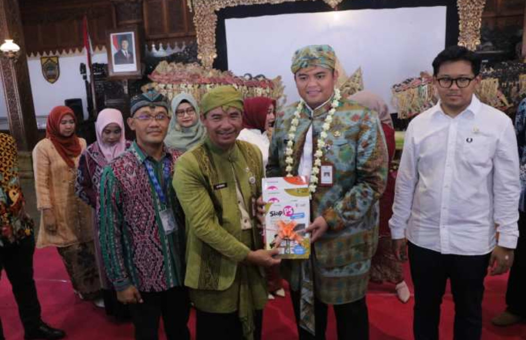 Luar Biasa, Saat Hardiknas Disdikpora Jepara Luncurkan 6 Buku Ajar Ukir  