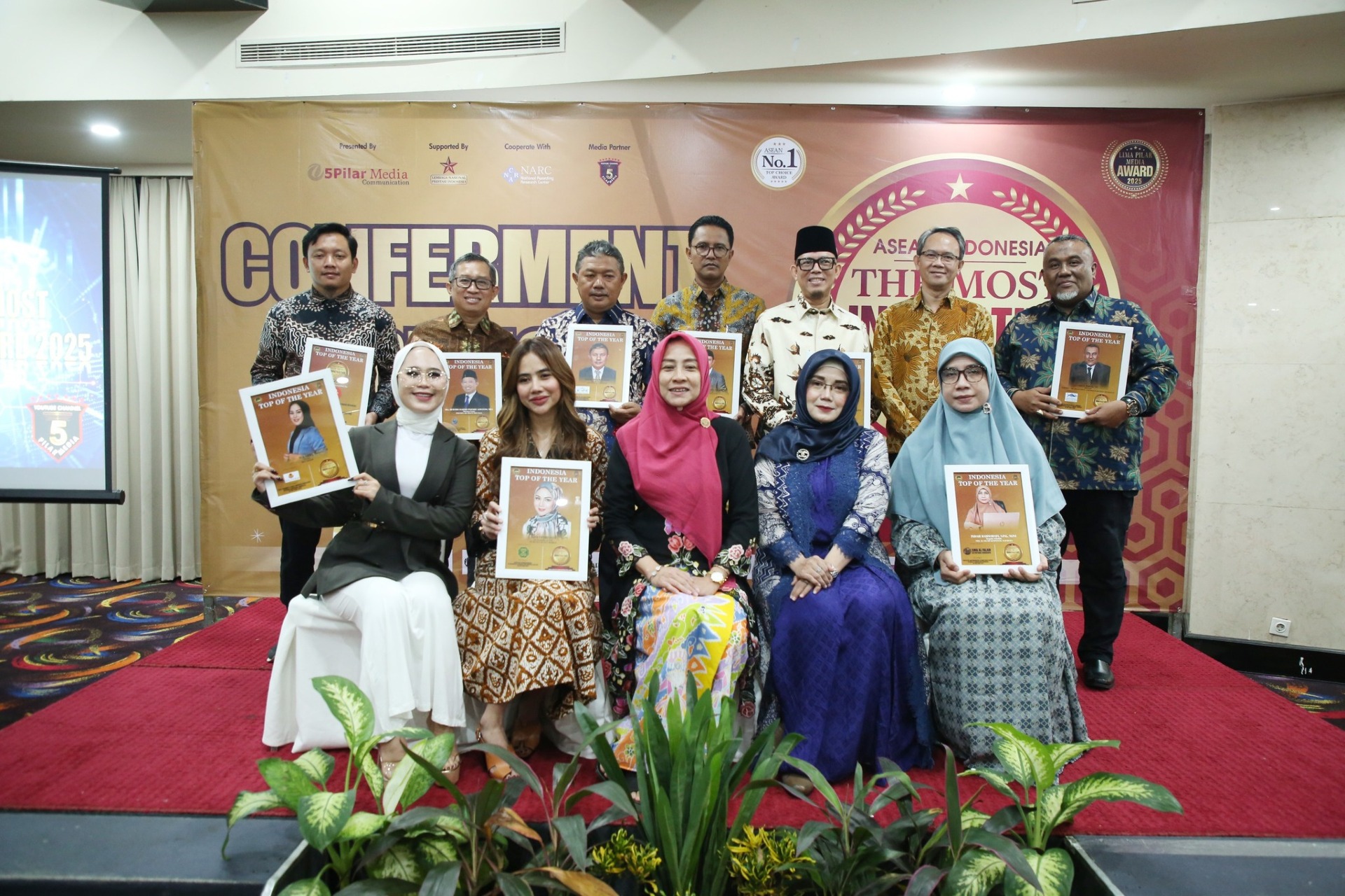 SMA Al-Falah Ketintang Surabaya Raih Penghargaan di 5 Pilar Media Award 2025