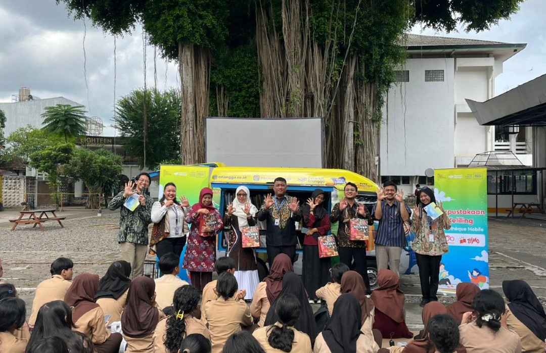 IFI Resmikan Perpustakaan Keliling BIMO