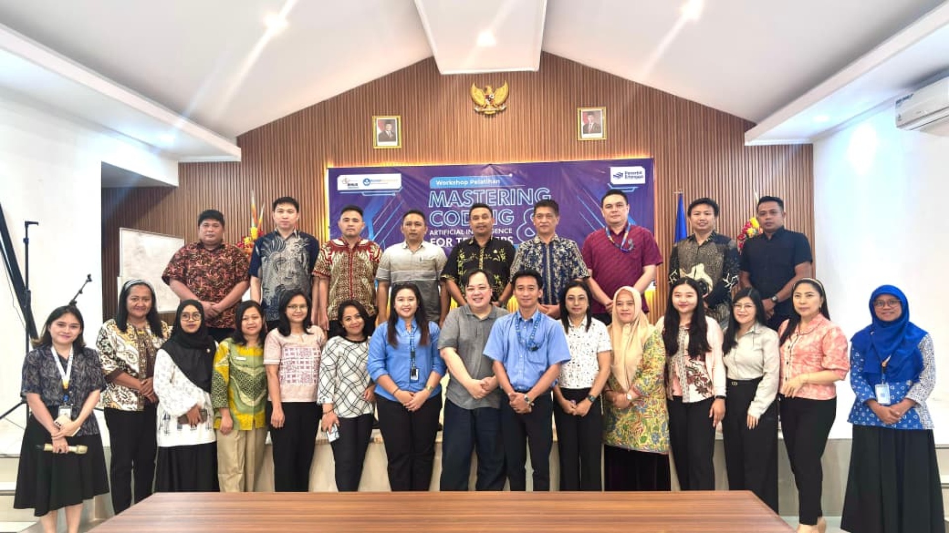 Workshop pelatihan Mastering Coding & Artificial Intelligence for Teacher bersama BINUS Creates