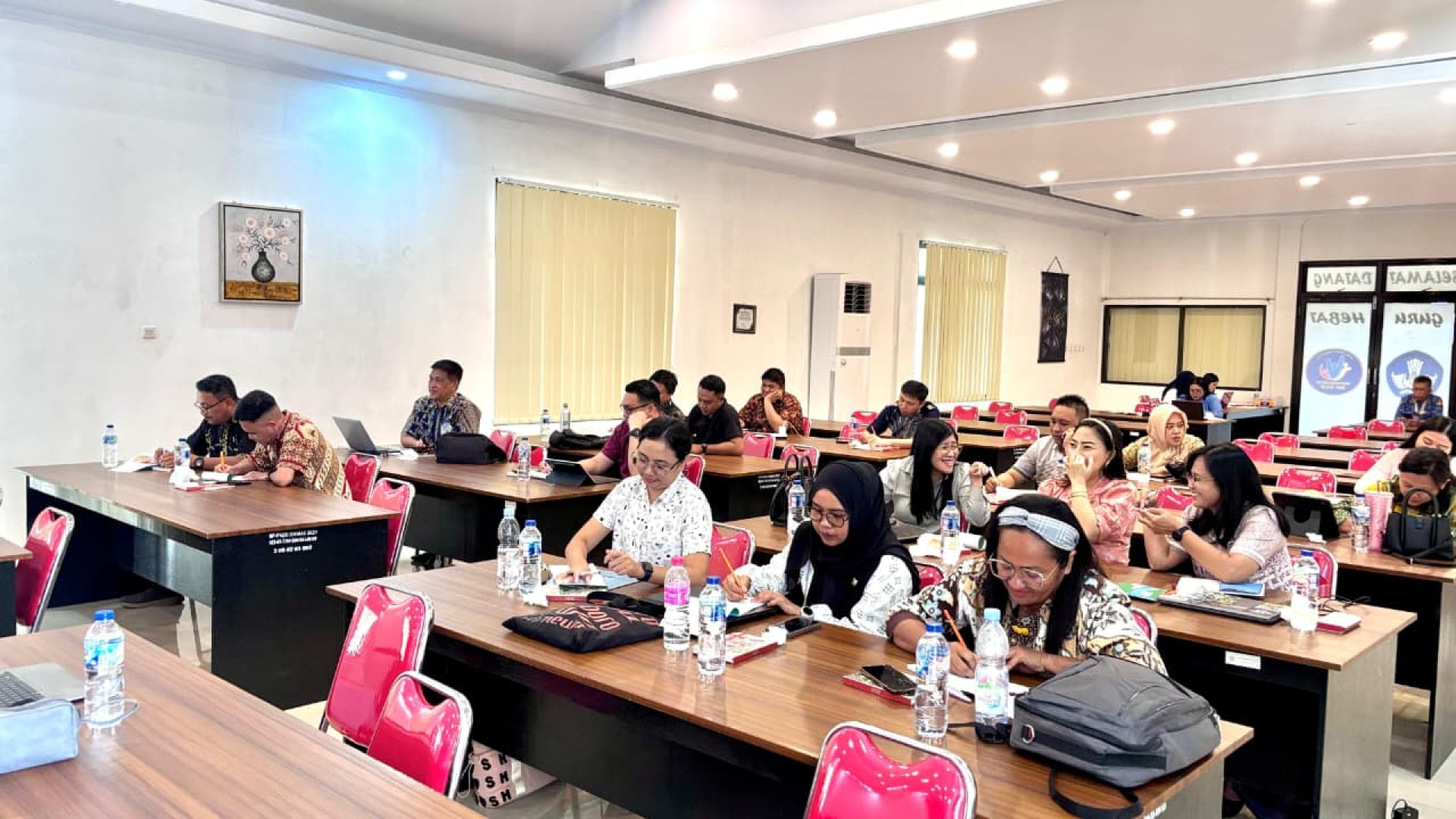 Workshop pelatihan Mastering Coding & Artificial Intelligence for Teacher bersama BINUS Creates 2
