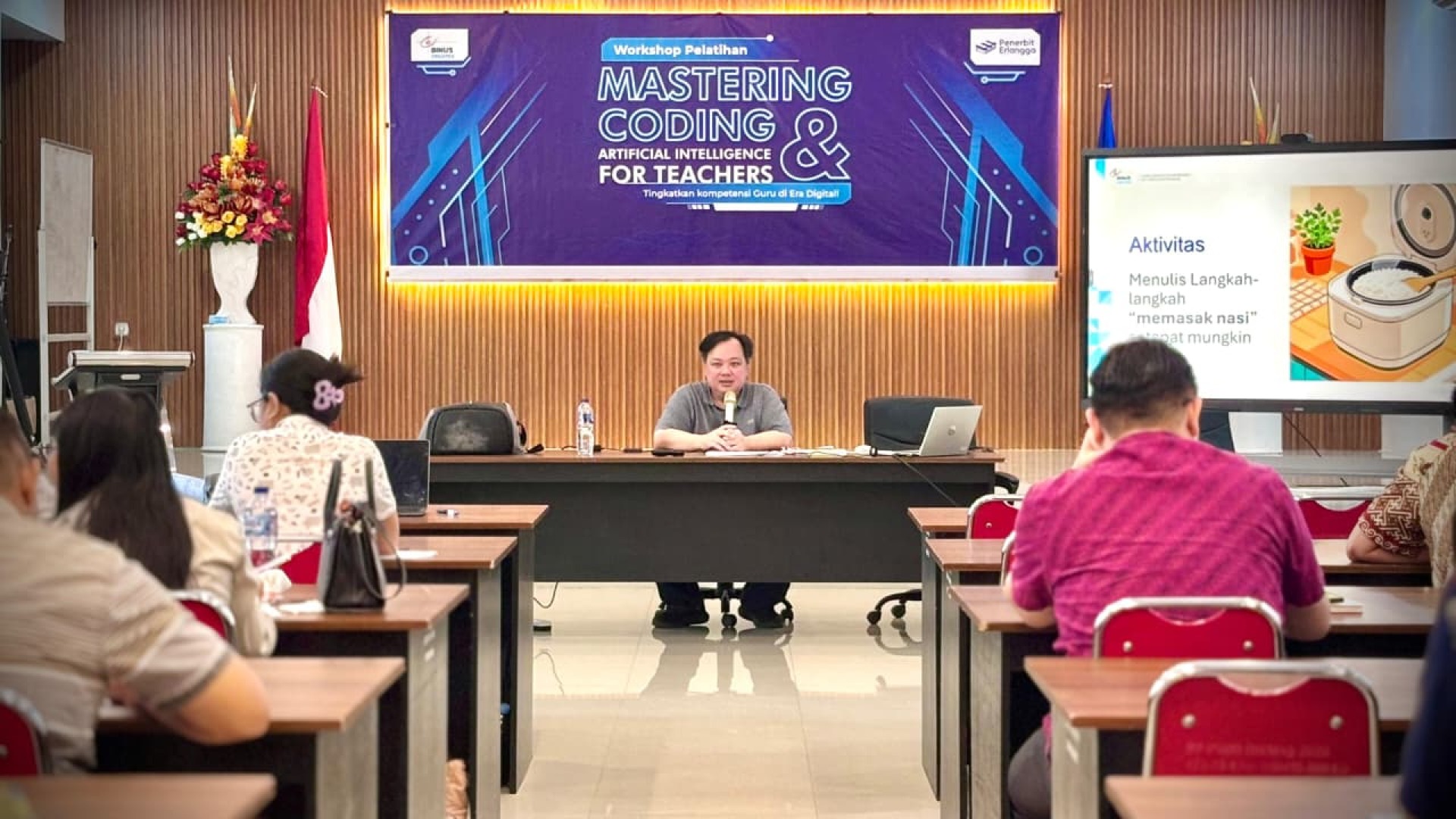 Workshop pelatihan Mastering Coding & Artificial Intelligence for Teacher bersama BINUS Creates 3