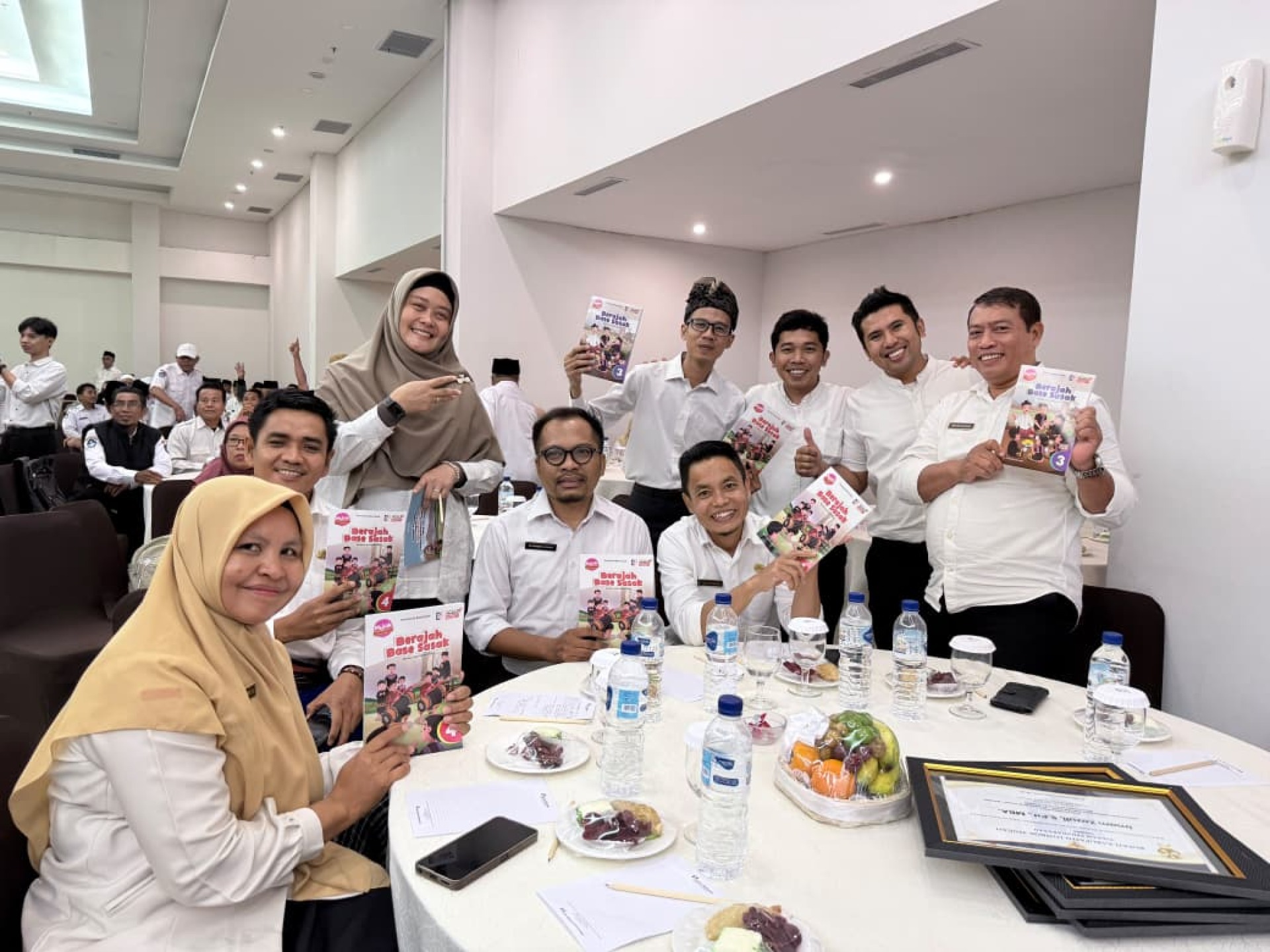 Seminar Pendidikan - Penguatan Identitas Bahasa Sasak Melalui Pendekatan Pembelajaran Deep Learning