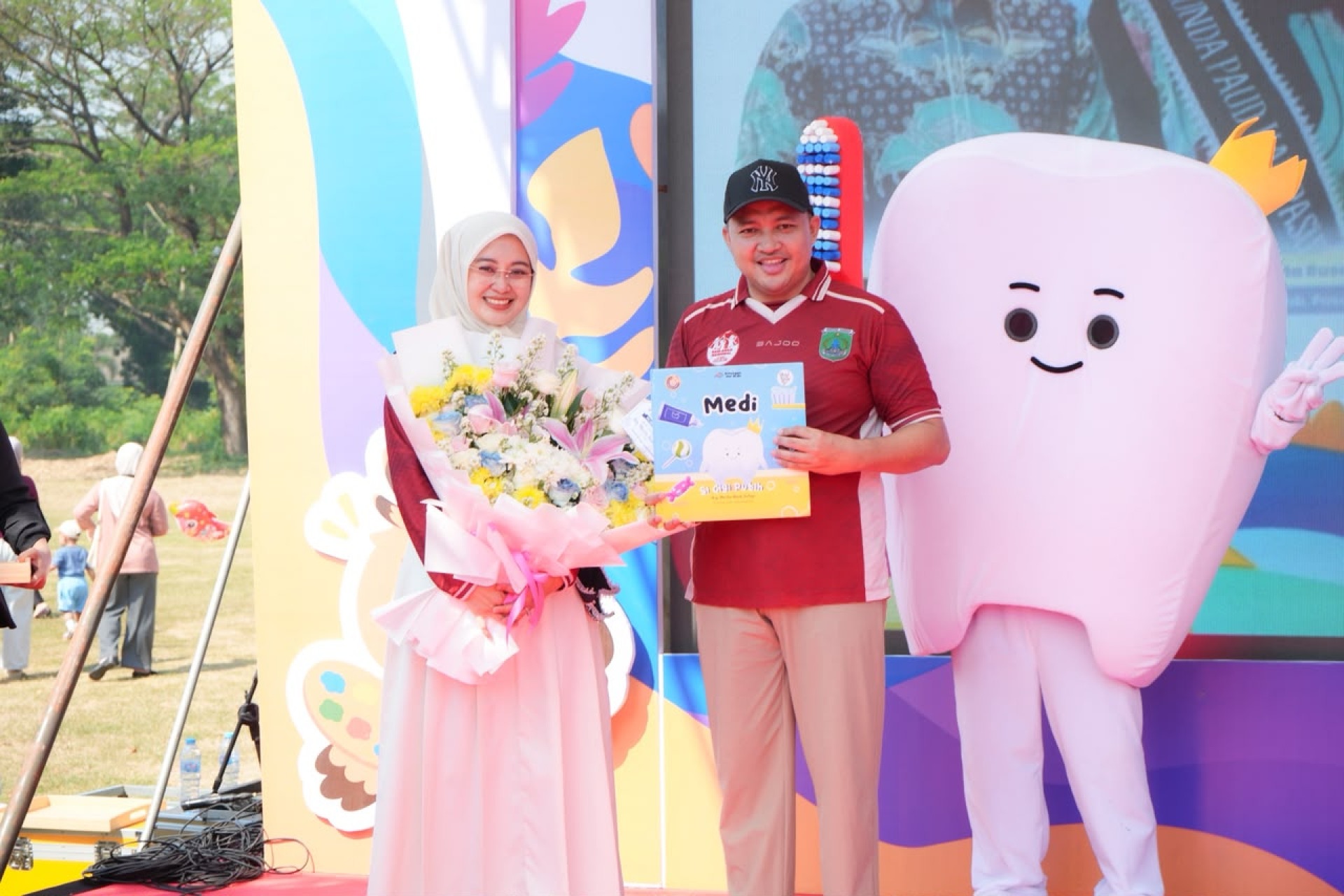 Ajarkan Anak Jaga Kebersihan Gigi. BUNDA PAUD Kabupaten Pasuruan, Merita Rusdi Sutejo Luncurkan Buku "Medi Si Gigi Putih"