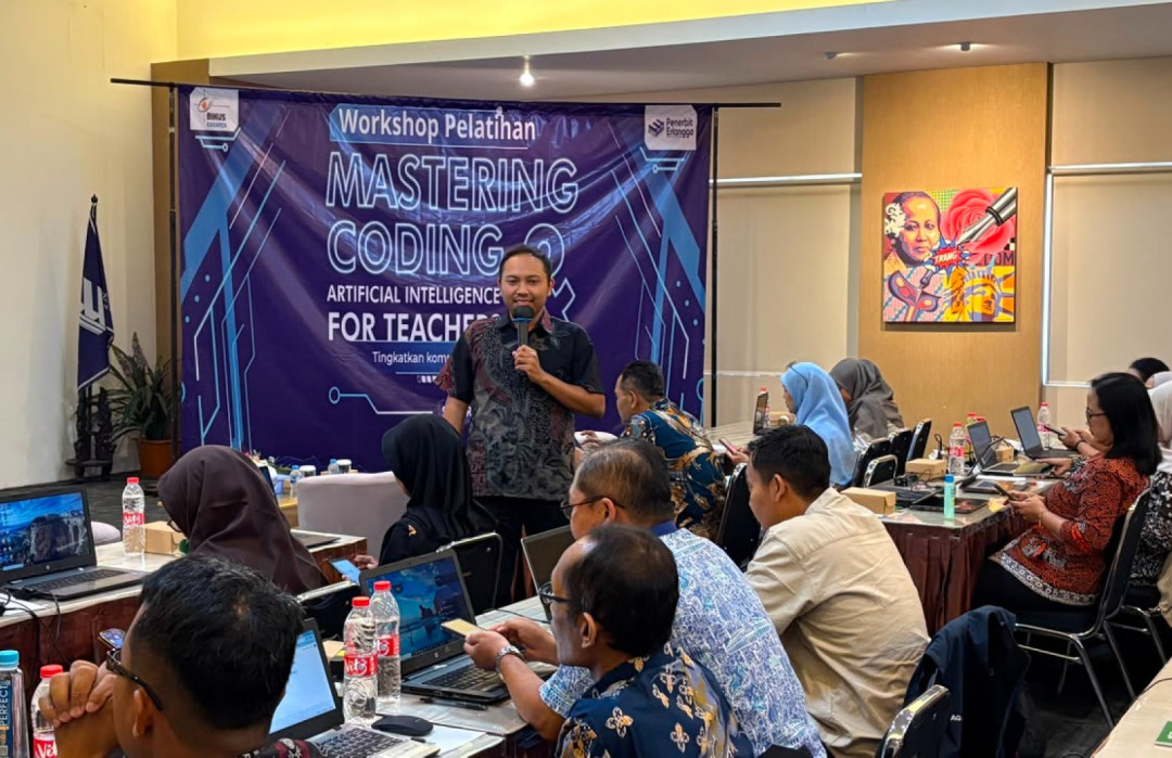 Penerbit Erlangga Bersama Binus Creates Gelar Workshop Mastering Coding & AI untuk Guru Jenjang SD dan SMP di Kota Semarang 
